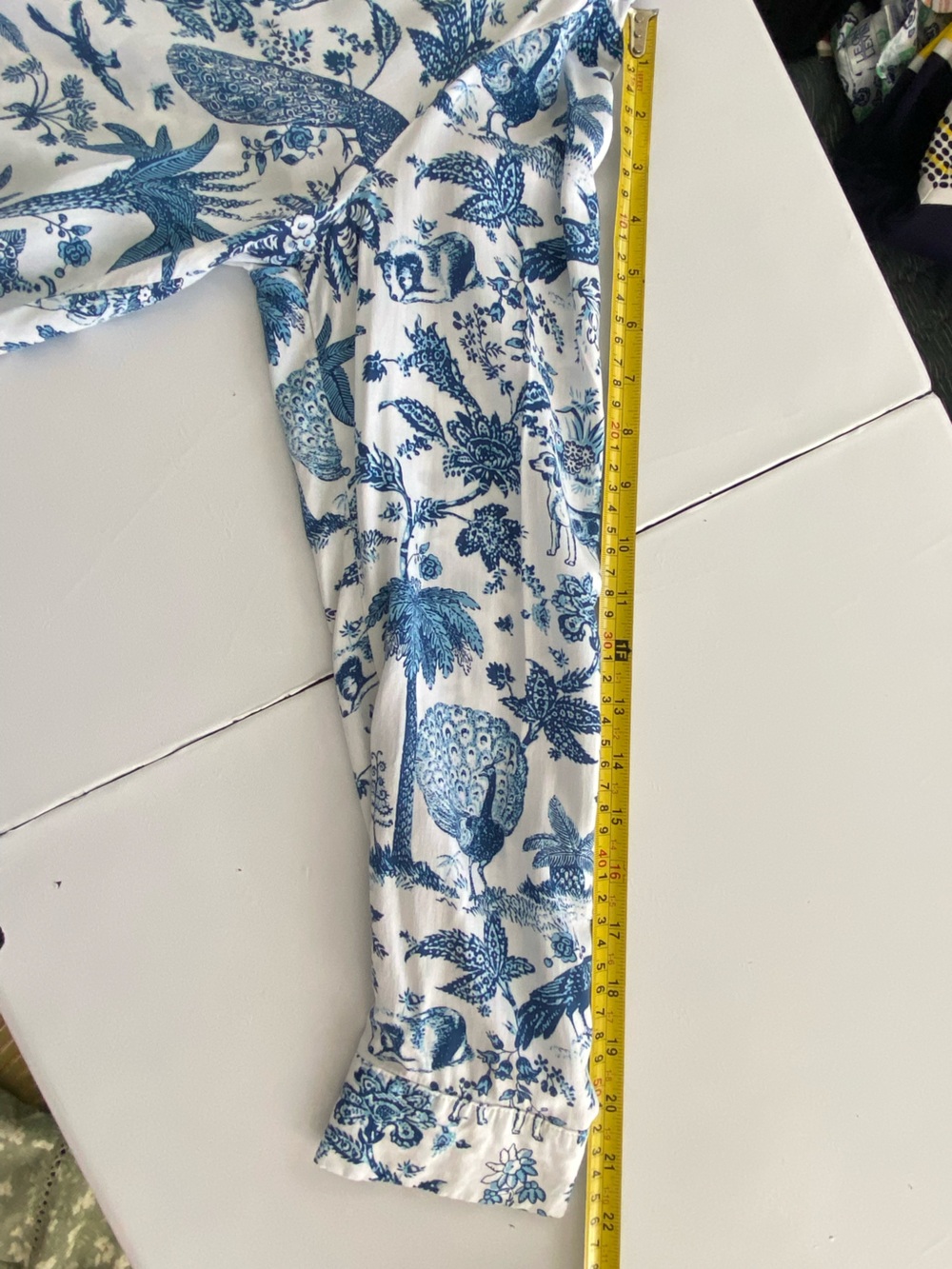 Jane and Delancey Blue and White Printed Women’s Top animal - Picture 5 of 13